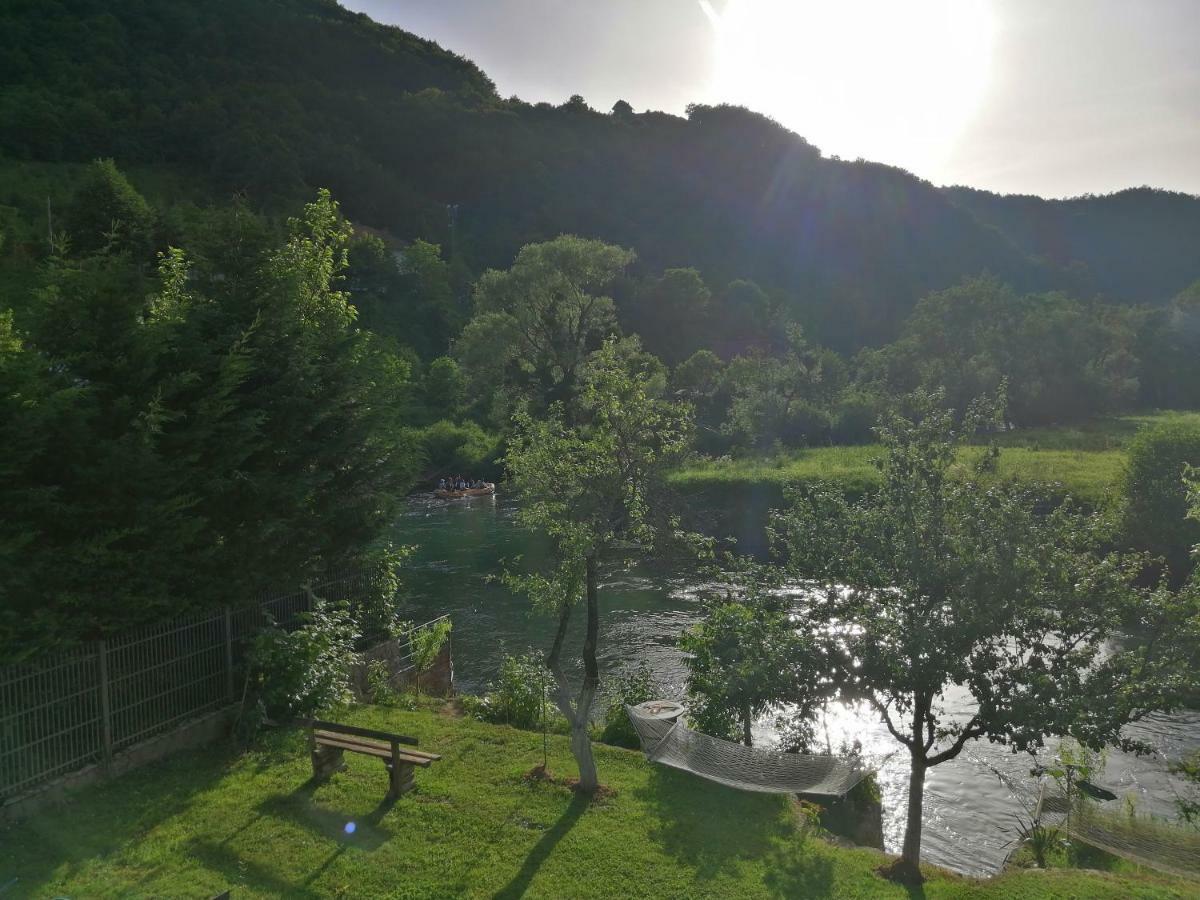 Domacinstvo Una-Ostrovica Kulen Vakuf Kültér fotó